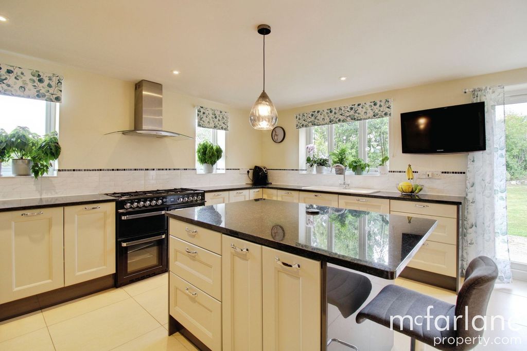 Additional image 15 of 6 bed detached house for saleUffcott, Swindon SN4