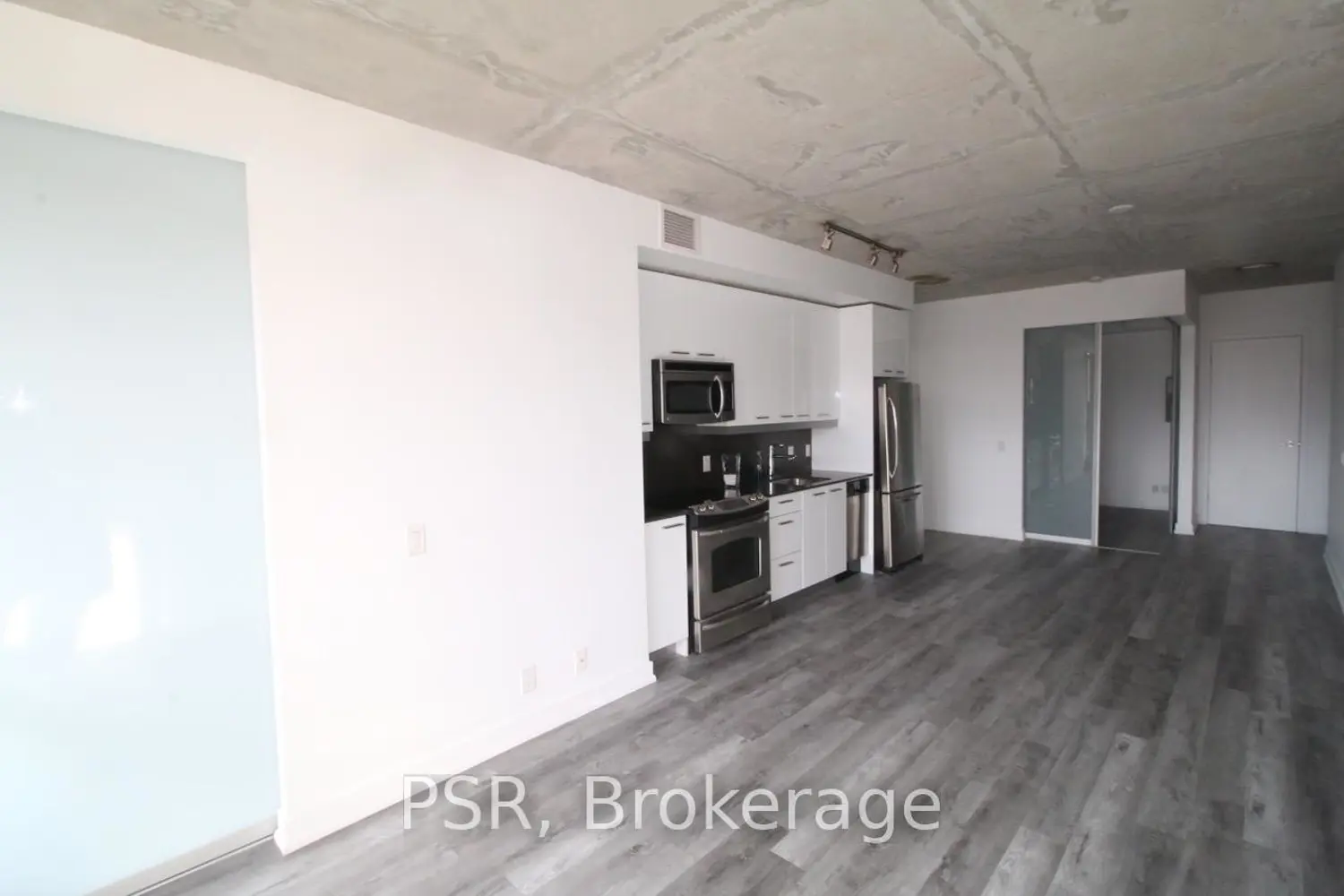 2 Gladstone Avenue 209 photo 5