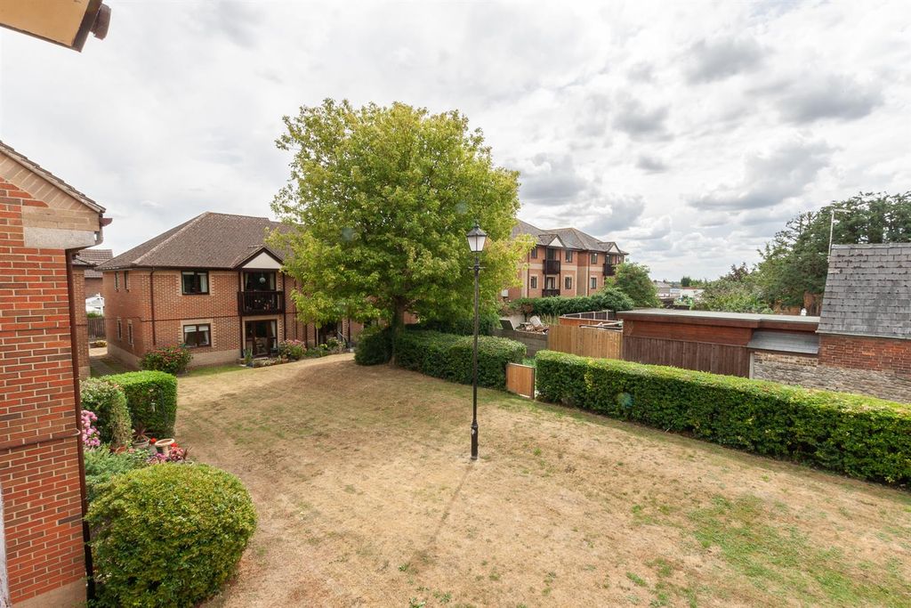 Additional image 8 of 2 bed flat for saleThe Mulberrys, Royal Wootton Bassett, Swindon SN4