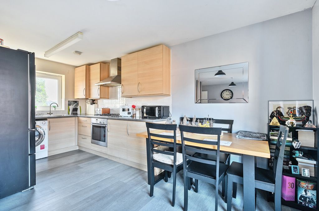 Additional image 9 of 2 bed flat for saleFlax Mill Park, Devizes, Wiltshire SN10