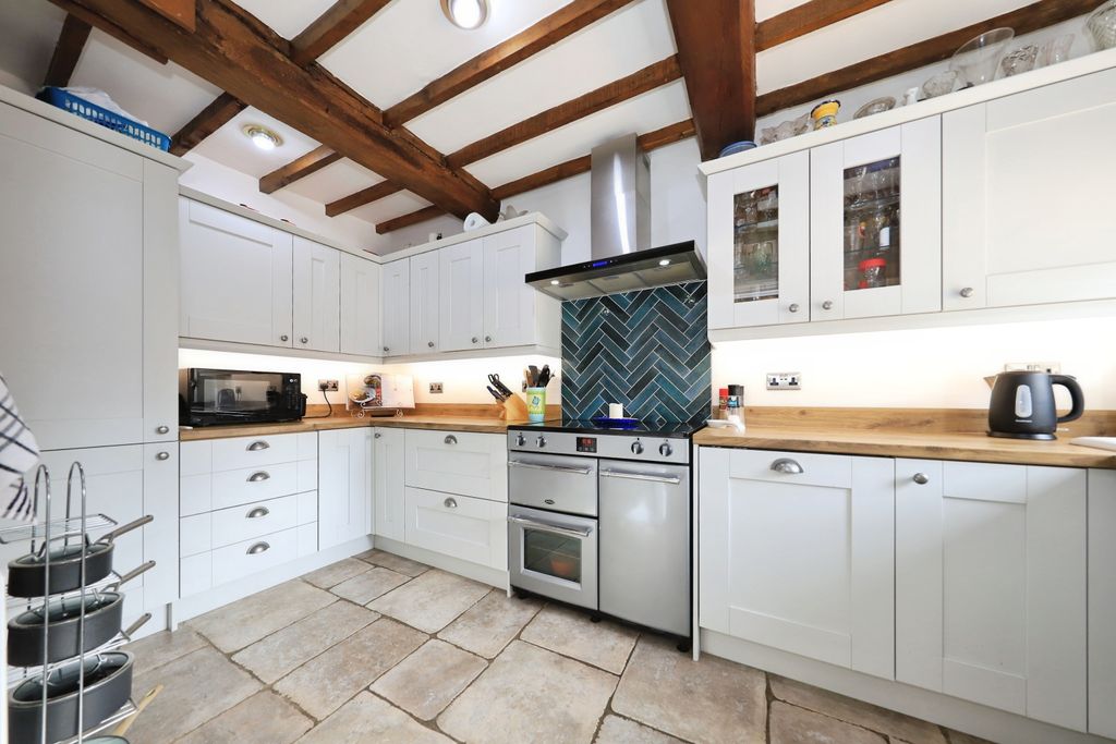 4 bed detached house for saleGatacre, Claverley WV5