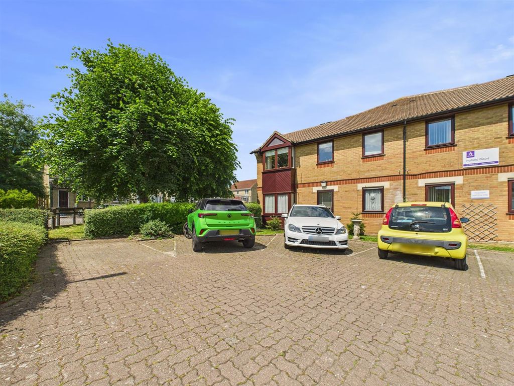 1 bed flat for saleCharter Road, Chippenham SN15