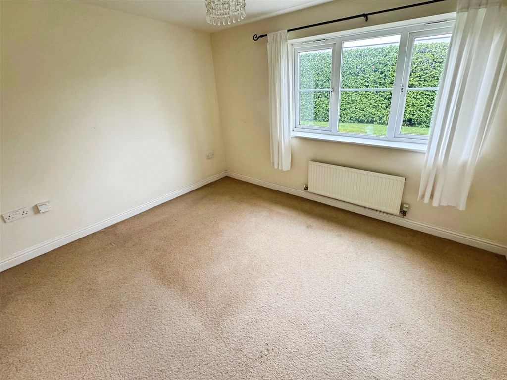 Additional image 4 of 1 bed flat for salePrestwood Road, Wolverhampton, West Midlands WV11