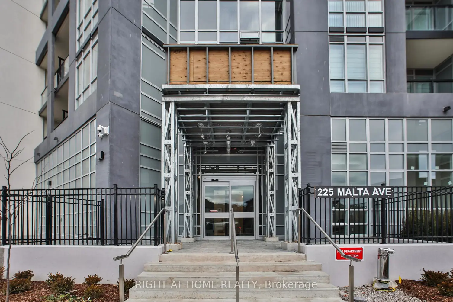 225 Malta Avenue 808 photo 2