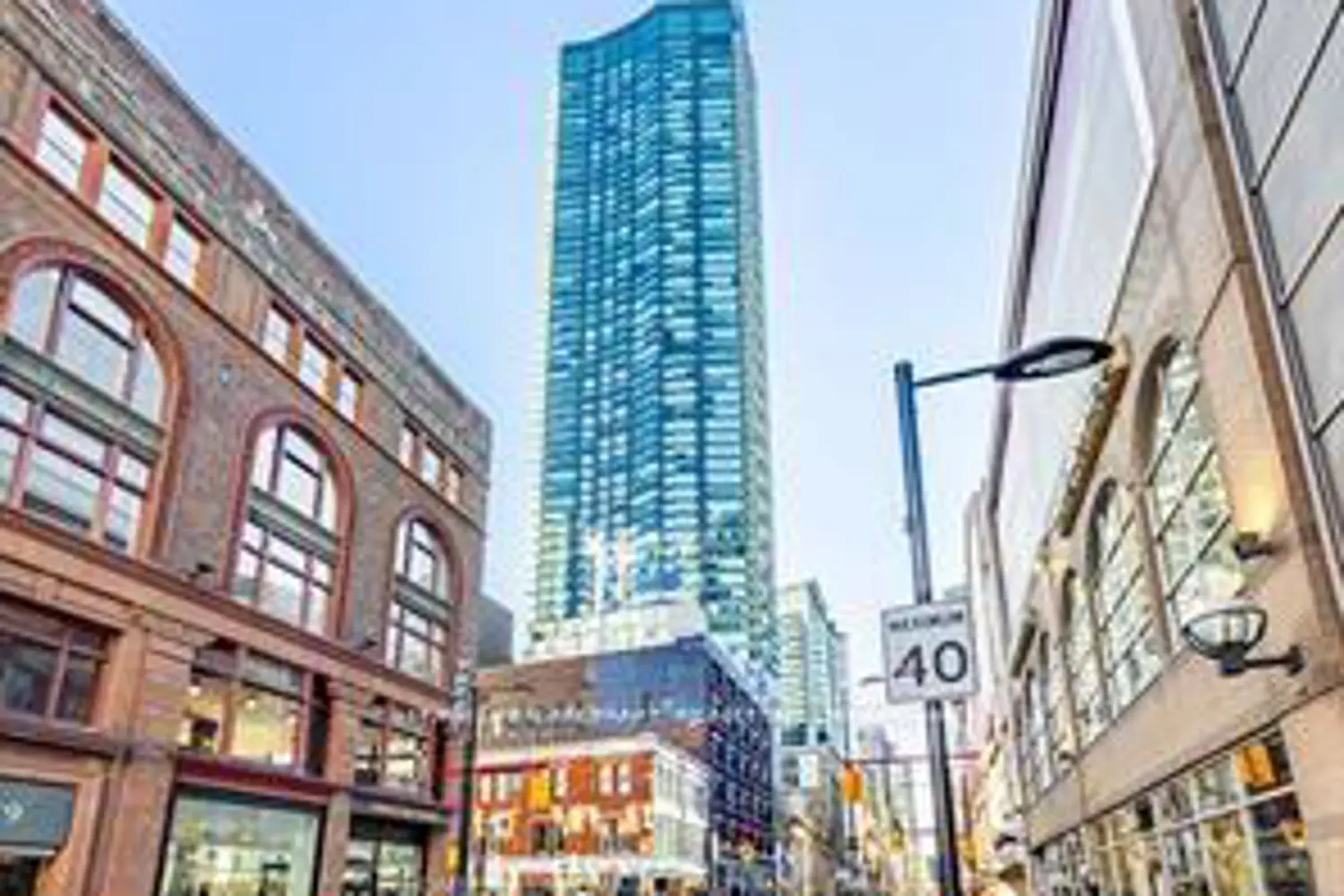 197 Yonge Street 4211