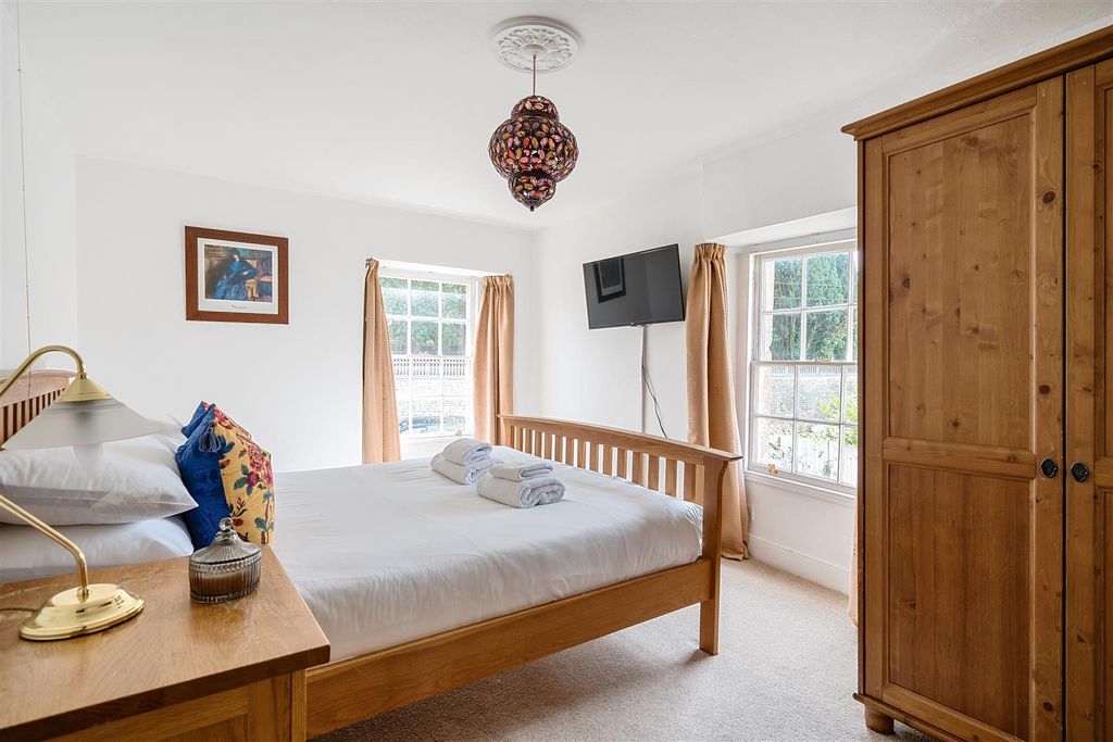 3 bed detached house for saleDevizes Road, Box, Corsham SN13 photo 5