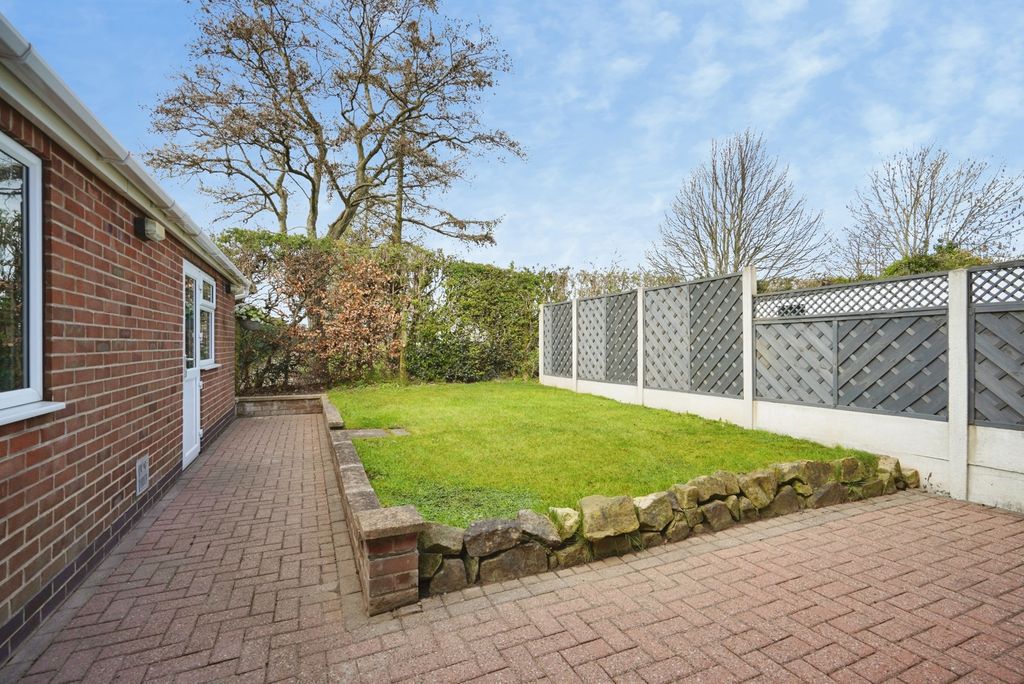 Additional image 8 of 3 bed semi-detached house for saleJordan Avenue, Stretton, Burton-On-Trent, Staffordshire DE13
