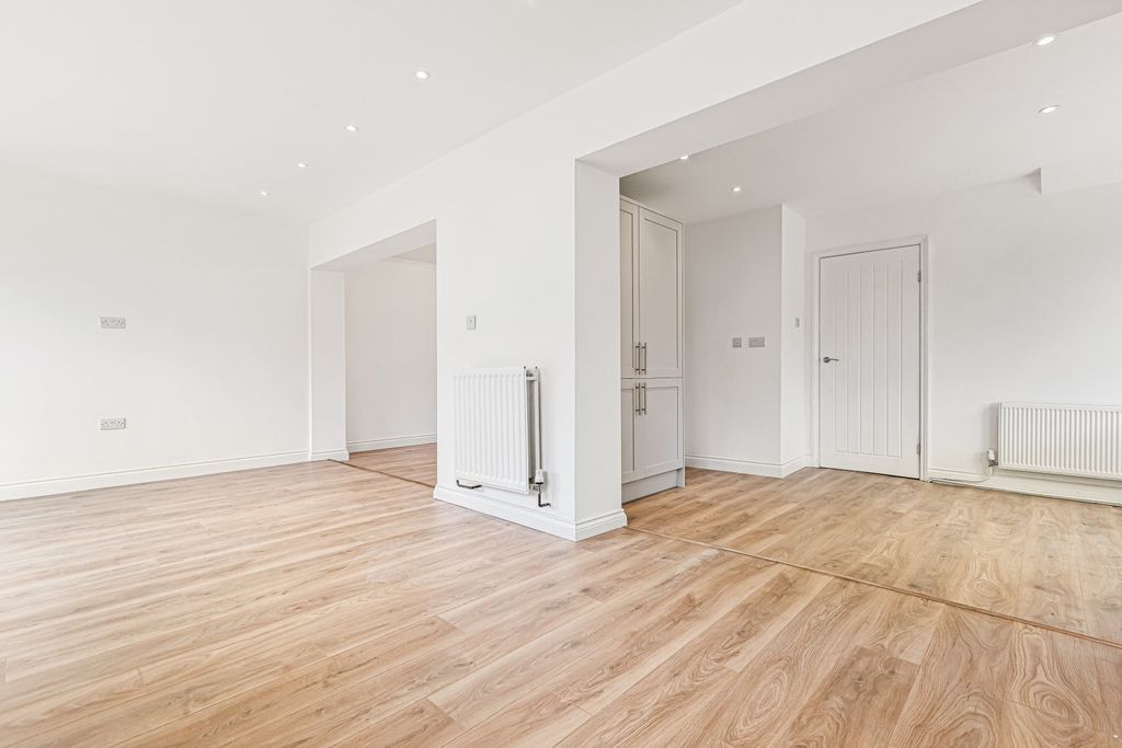 Additional image 5 of 3 bed semi-detached house for salePembroke Avenue, Wigston, Leicestershire LE18