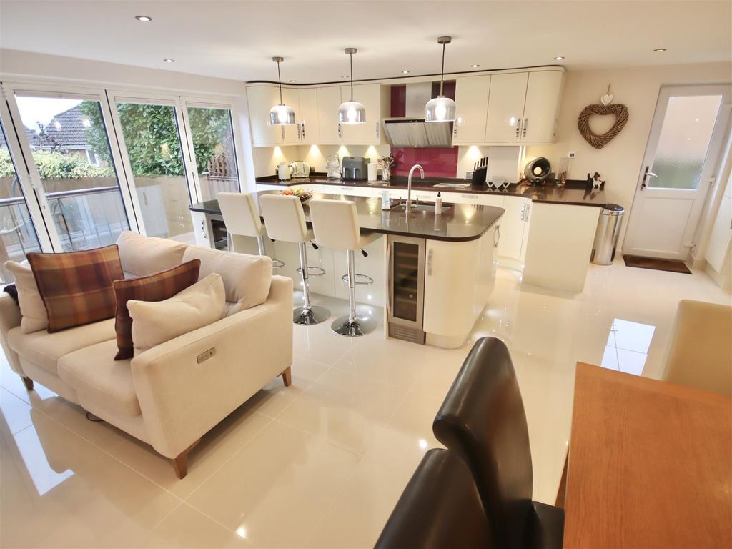 Additional image 2 of 4 bed detached house for saleWishart Way, Chippenham SN15
