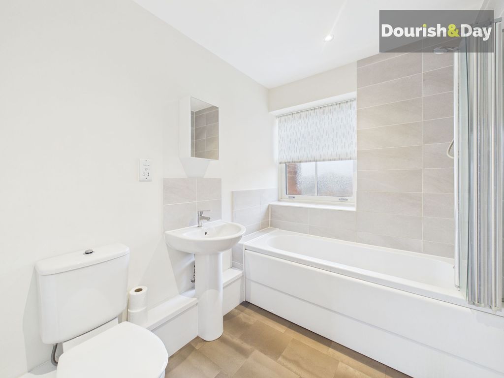 1 bed flat for saleStafford ST16 photo 4