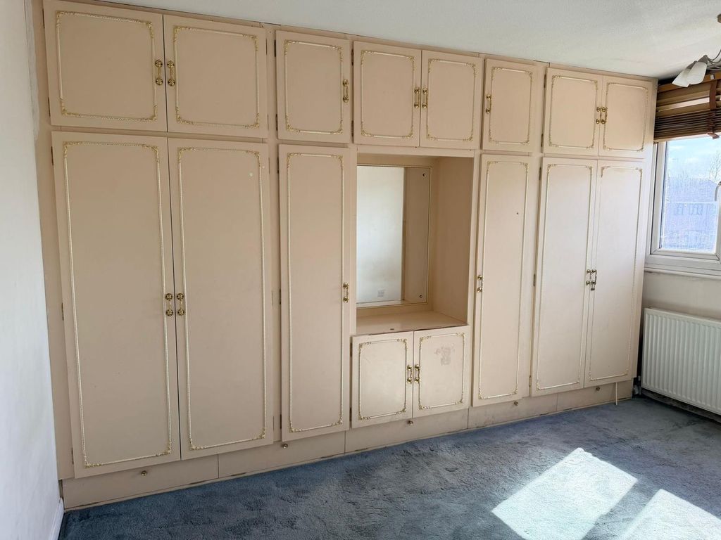 Additional image 6 of 4 bed semi-detached house for saleColes Close, Leicester LE4