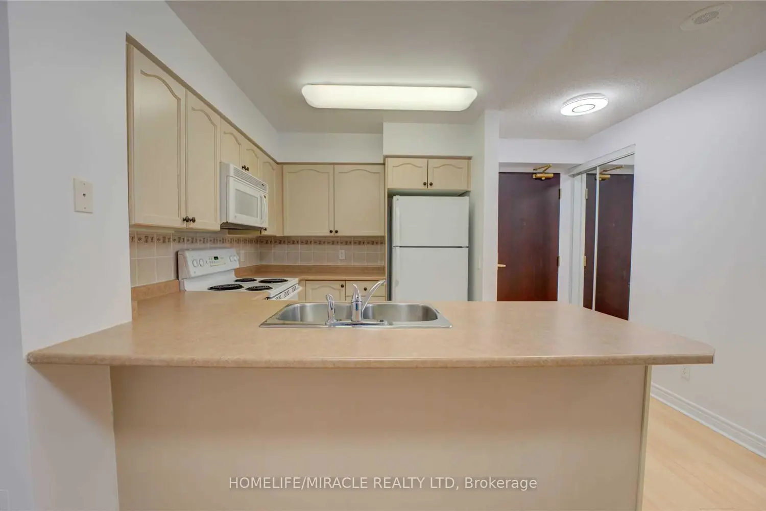Additional image 8 of 30 Grand Trunk Crescent 1509