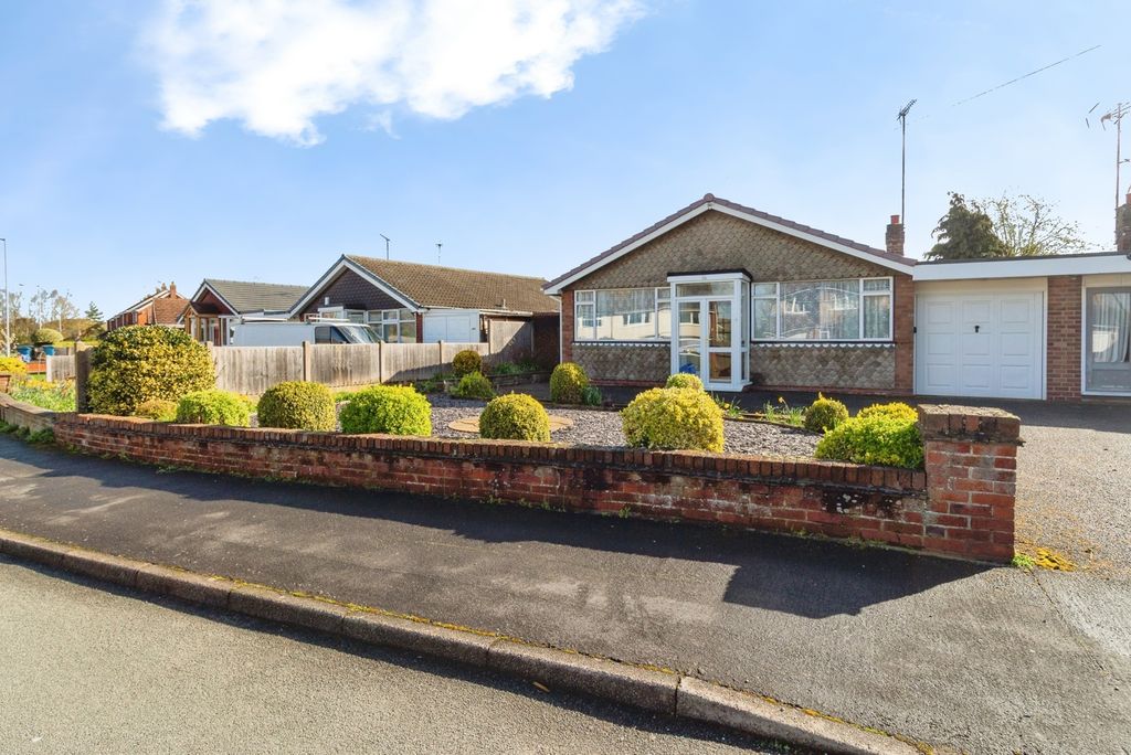 2 bed link detached house for saleWitney Road, Staffordshire ST17