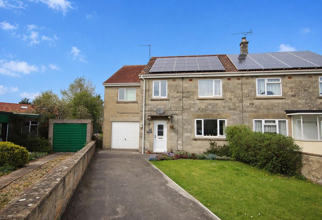 5 bed semi-detached house for saleHardens Close, Chippenham SN15