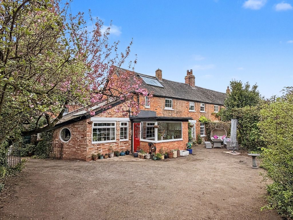 3 bed cottage for sale2A Church Street, Clifton Upon Dunsmore CV23