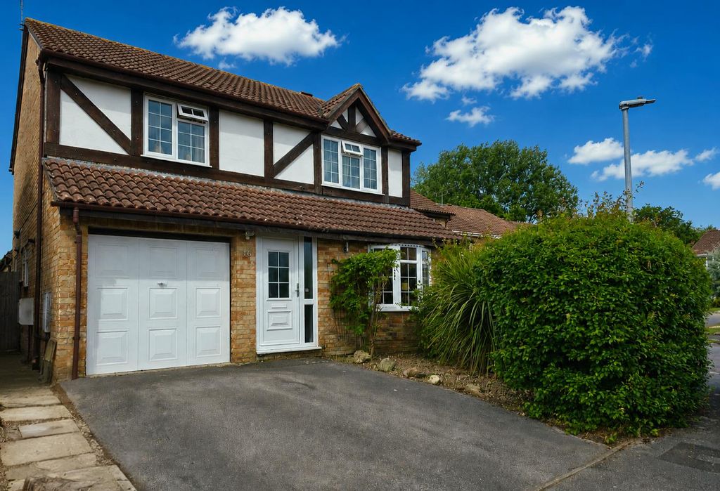 5 bed detached house for saleBramble Drive, Chippenham SN15