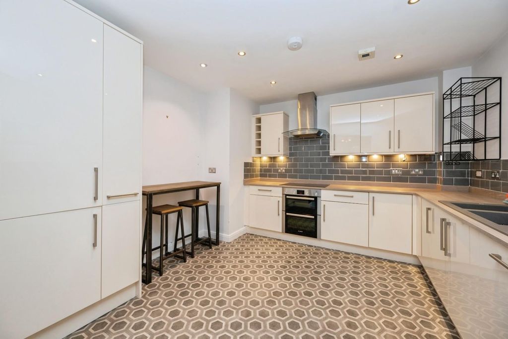 Additional image 8 of 2 bed flat for saleWade Street, Lichfield WS13