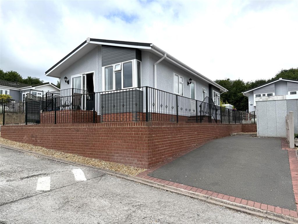 2 bed property for saleLower Lodge Park, Rugeley Road, Armitage WS15