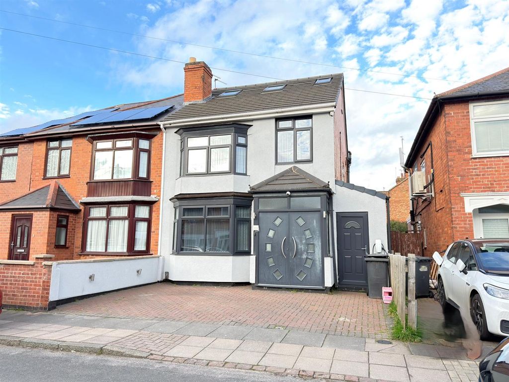 4 bed semi-detached house for saleBlanklyn Avenue, Off East Park Road, Leicester LE5