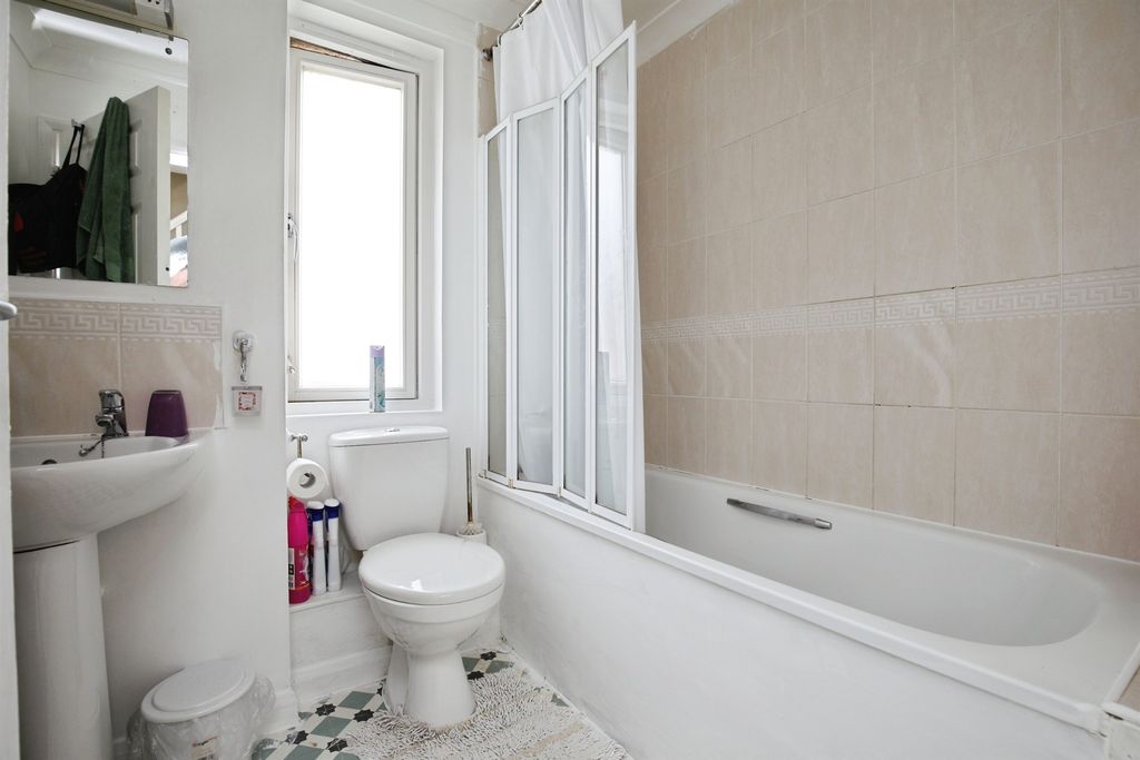 Additional image 10 of 3 bed semi-detached house for saleRoses Lane, Salisbury SP4