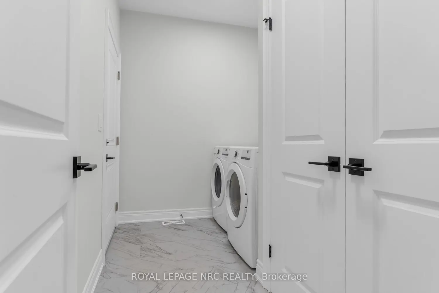 Additional image 15 of 732 Clarence Street