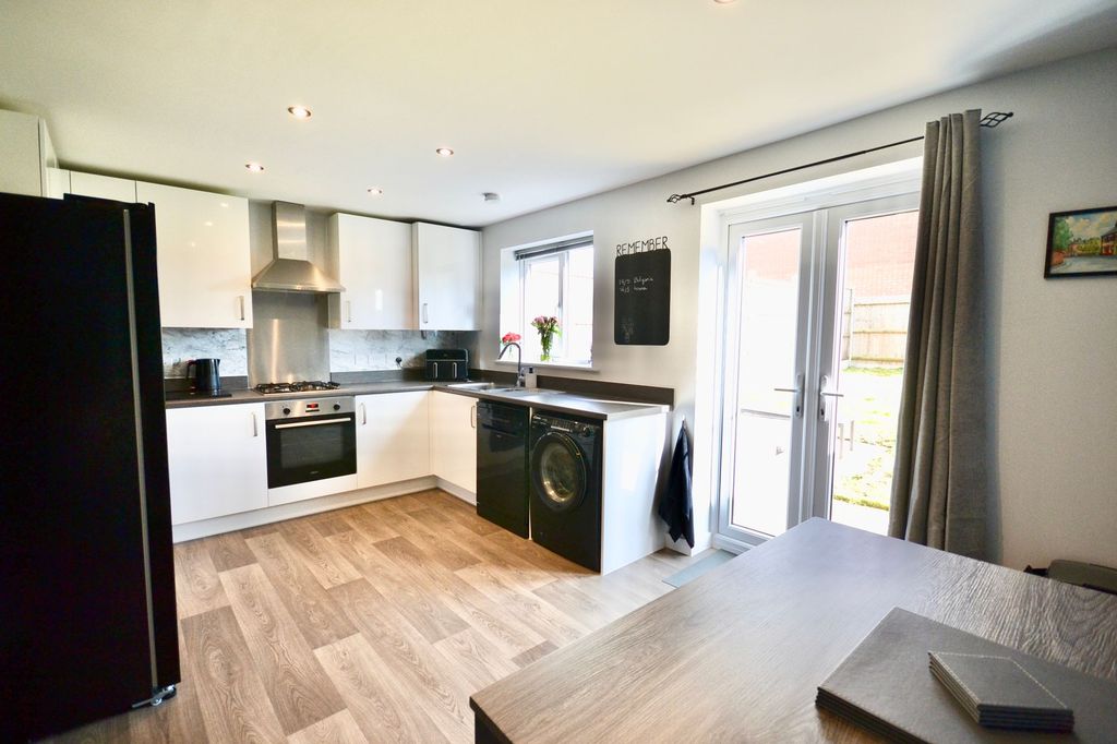 Additional image 9 of 3 bed semi-detached house for saleBuzzard Way, East Leake LE12