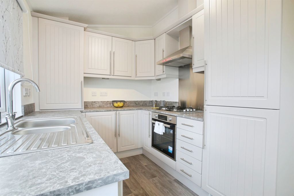 Additional image 3 of 2 bed mobile/park home for saleHolders Road, Amesbury, Salisbury SP4