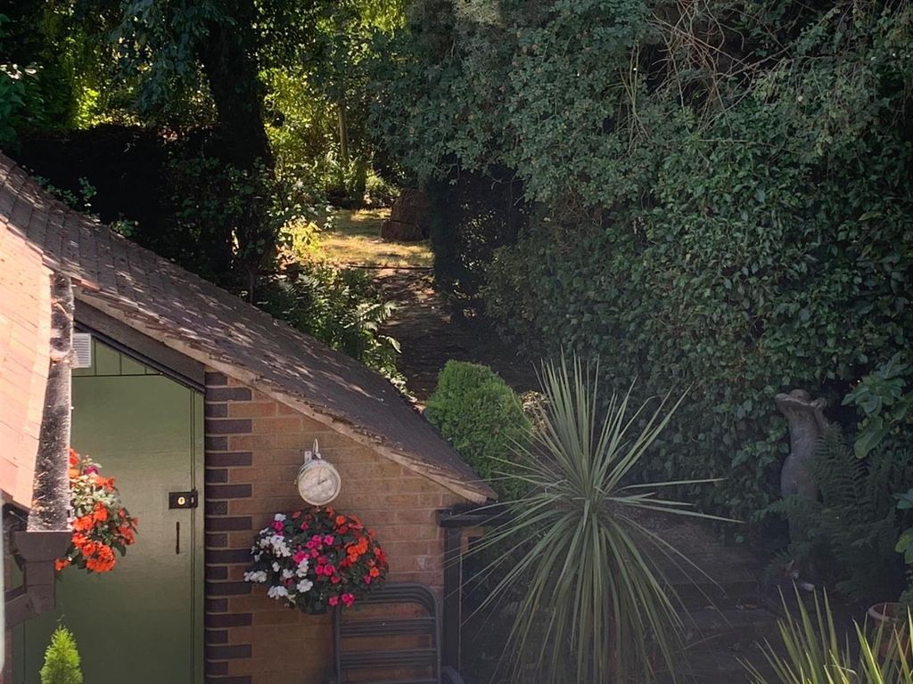 Additional image 15 of 4 bed property for saleVictoria Cottage, Park Street, Market Bosworth CV13