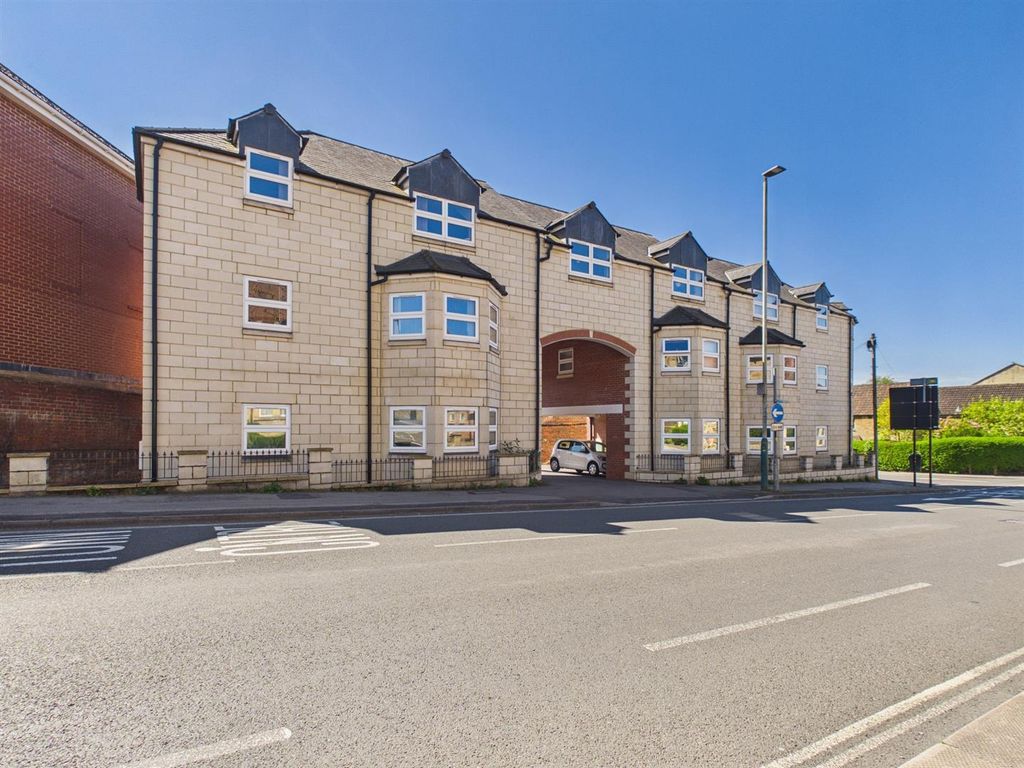 2 bed flat for sale27A Park Lane, Chippenham SN15