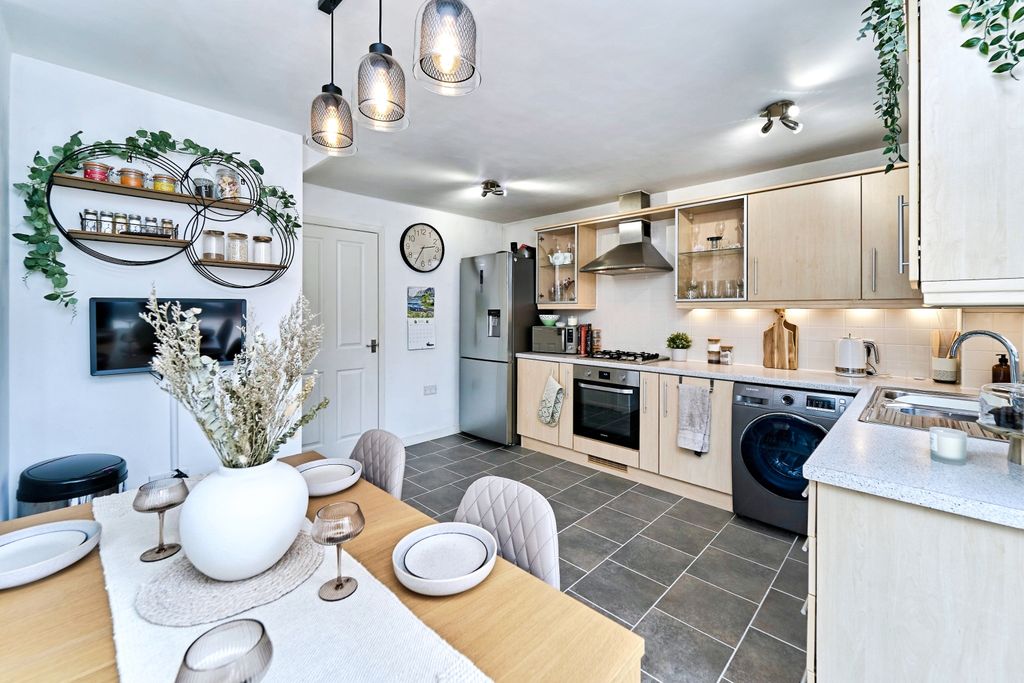 Additional image 6 of 4 bed semi-detached house for salePioneer Way, Stafford ST17