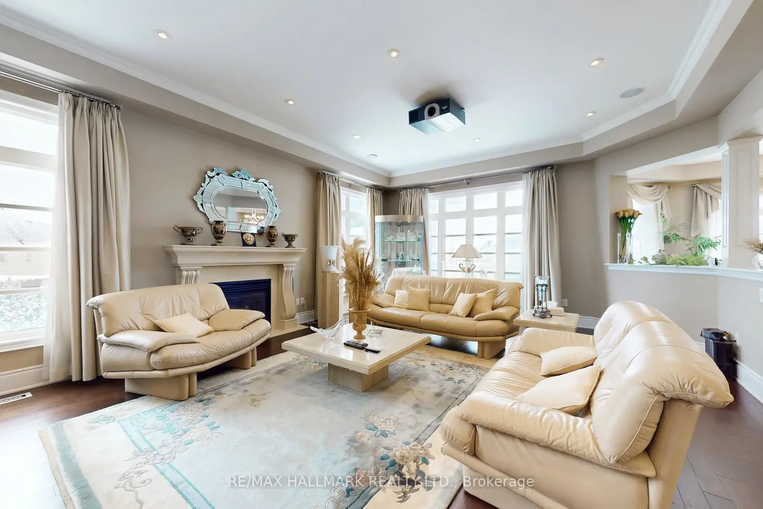 123 Carisbrooke Circle