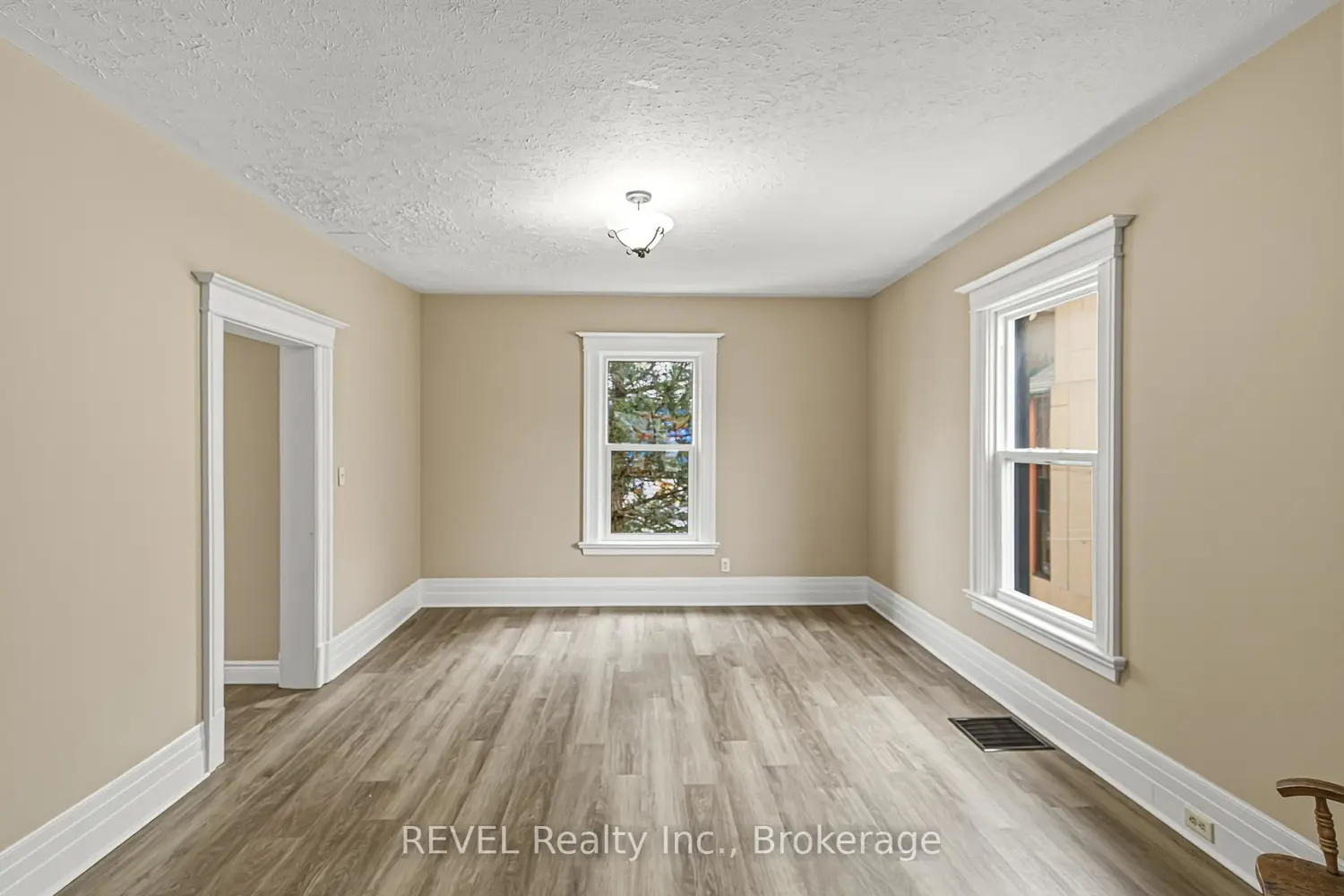 Additional image 8 of 184 Queenston Street