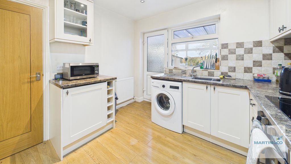 Additional image 8 of 3 bed semi-detached house for saleOrchard Close, Dosthill, Tamworth, Staffordshire B77