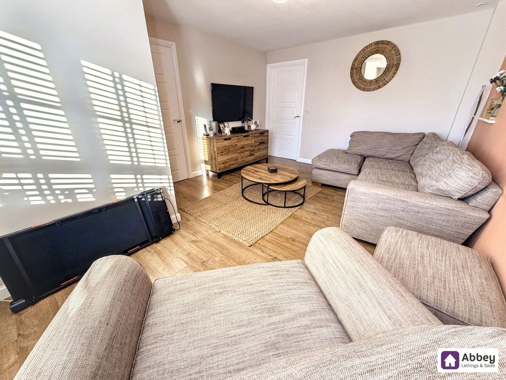 3 bed semi-detached house for saleSomerset Avenue, City Heights, Leicester LE4