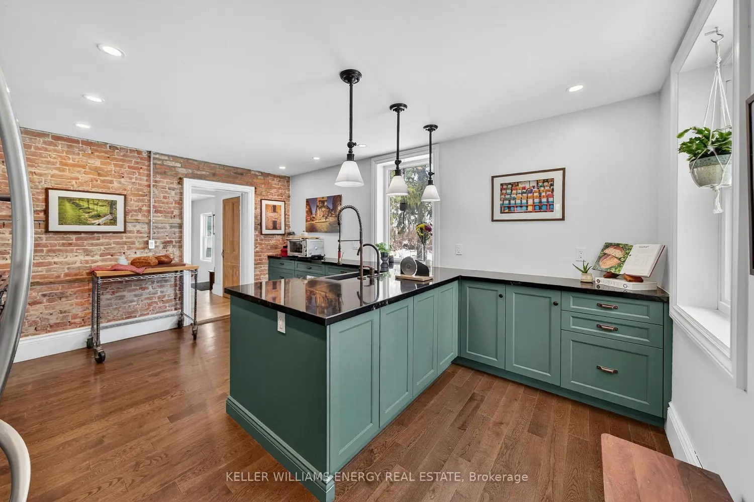 339 Elmbrook Road photo 4