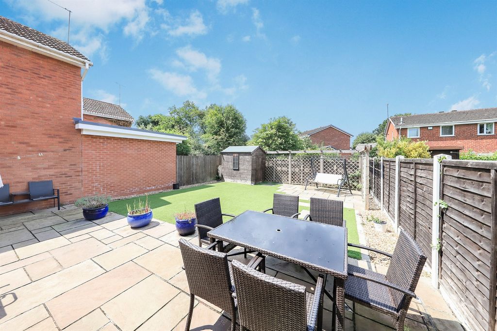 Additional image 12 of 4 bed detached house for salePrimrose Gardens, Featherstone, Wolverhampton WV10