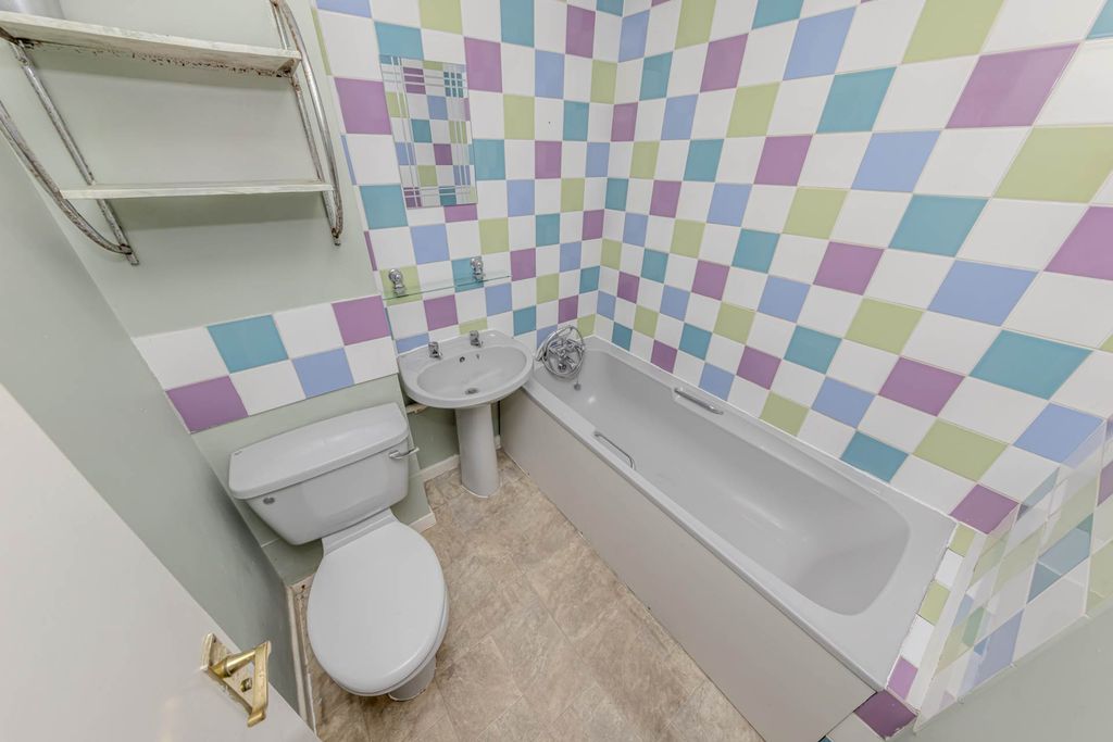 Additional image 11 of 2 bed town house for saleWinterside Close, Newcastle Under Lyme ST5