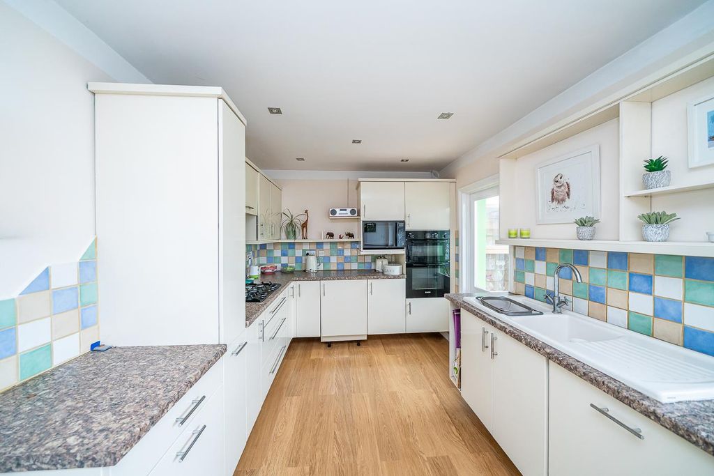 Additional image 2 of 2 bed detached bungalow for saleBroad Lane, Essington, Wolverhampton WV11