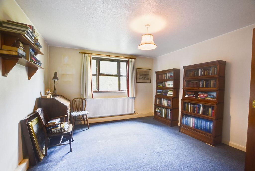 Additional image 4 of 2 bed flat for saleSt. Marys Road, Clarendon Park, Leicester LE2