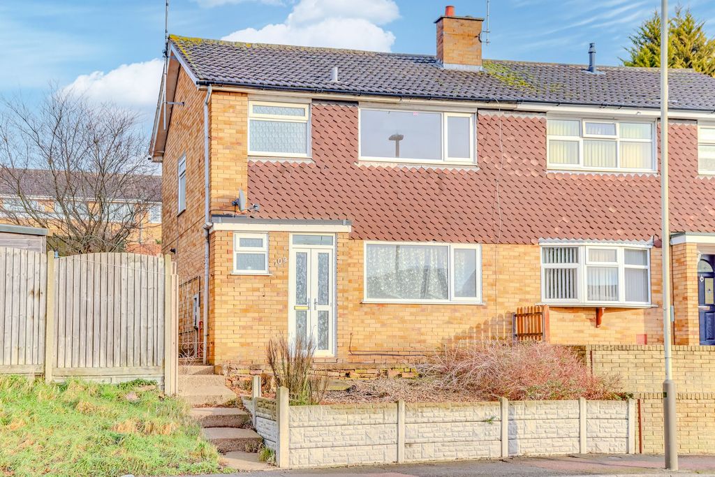 3 bed semi-detached house for salePark Rise, Leicester LE3