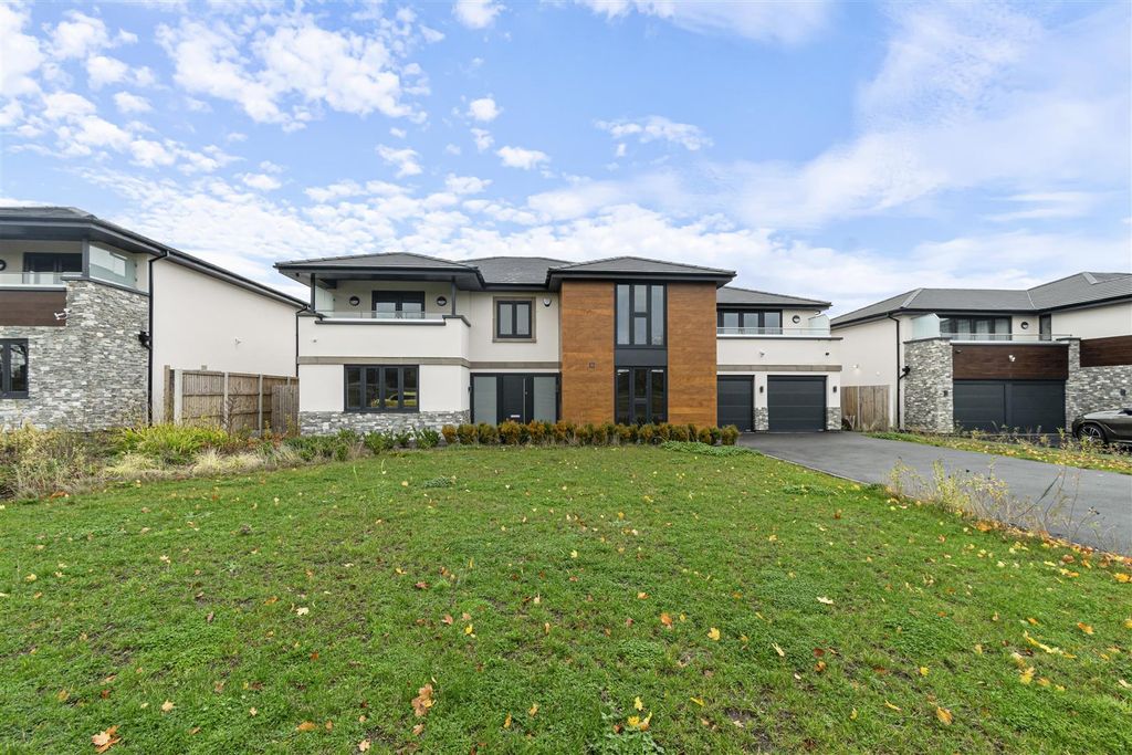 5 bed detached house for saleHazel Lane, Walsall WS6