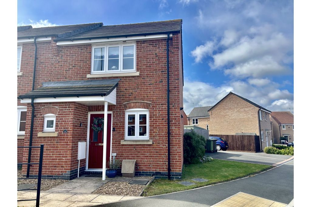 2 bed end terrace house for saleField Edge Drive, Loughborough LE12