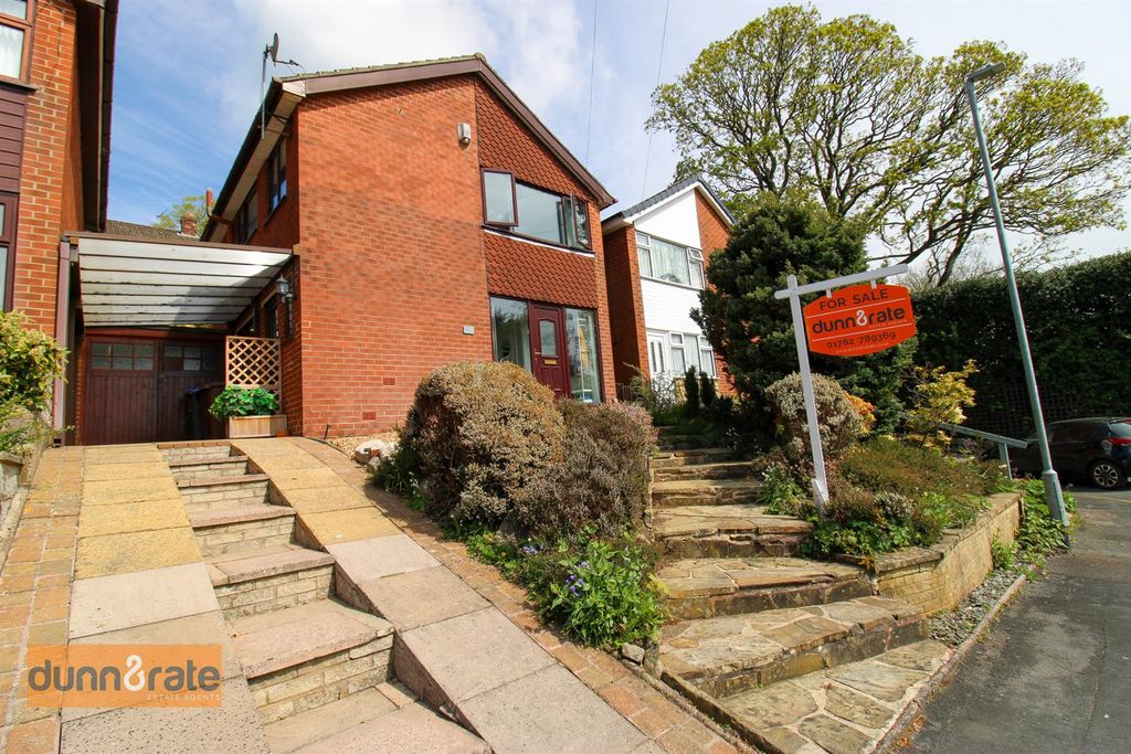 3 bed link detached house for saleParkside Crescent, Endon, Stoke-On-Trent ST9 photo 3