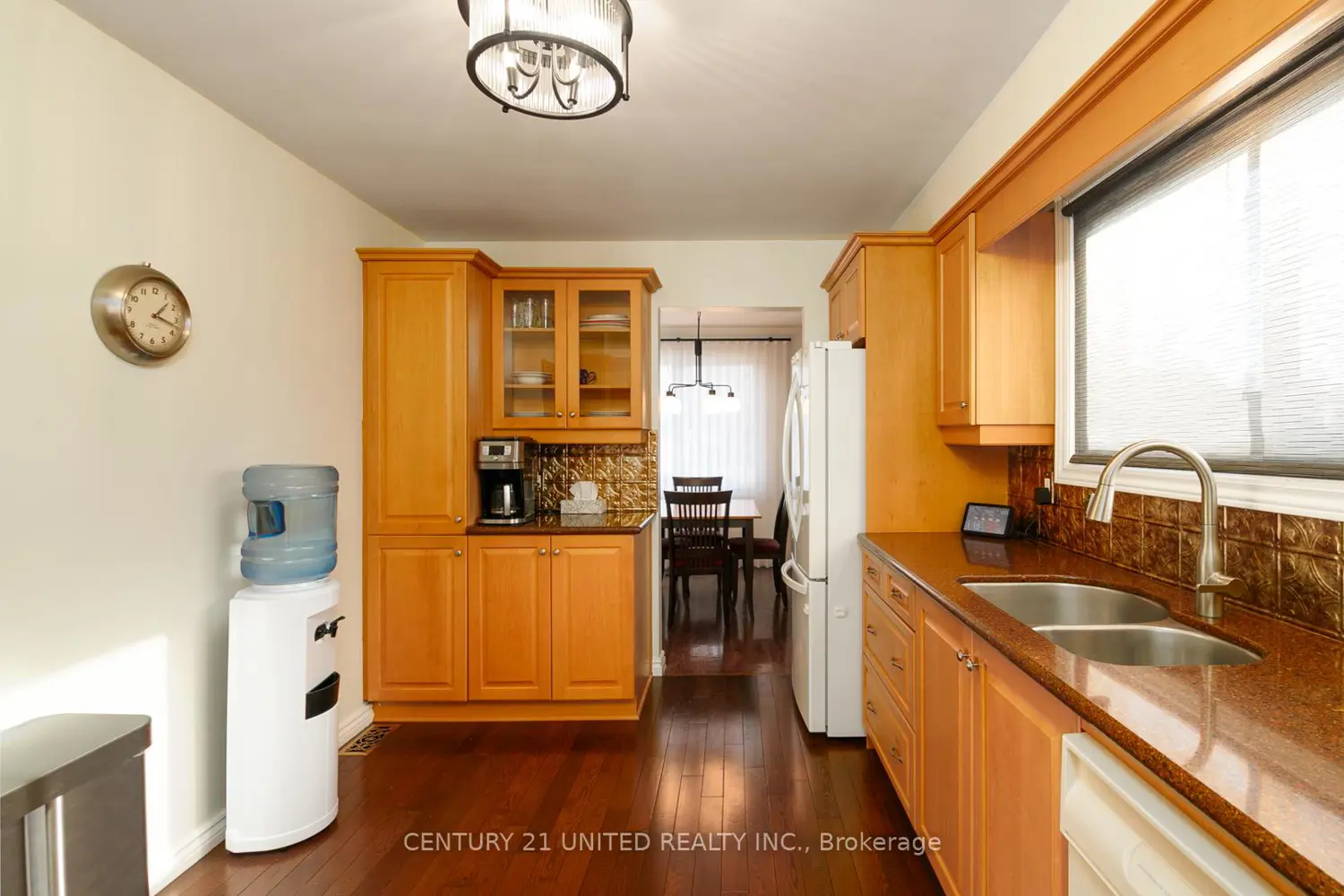 Additional image 7 of 1002 Albany Court