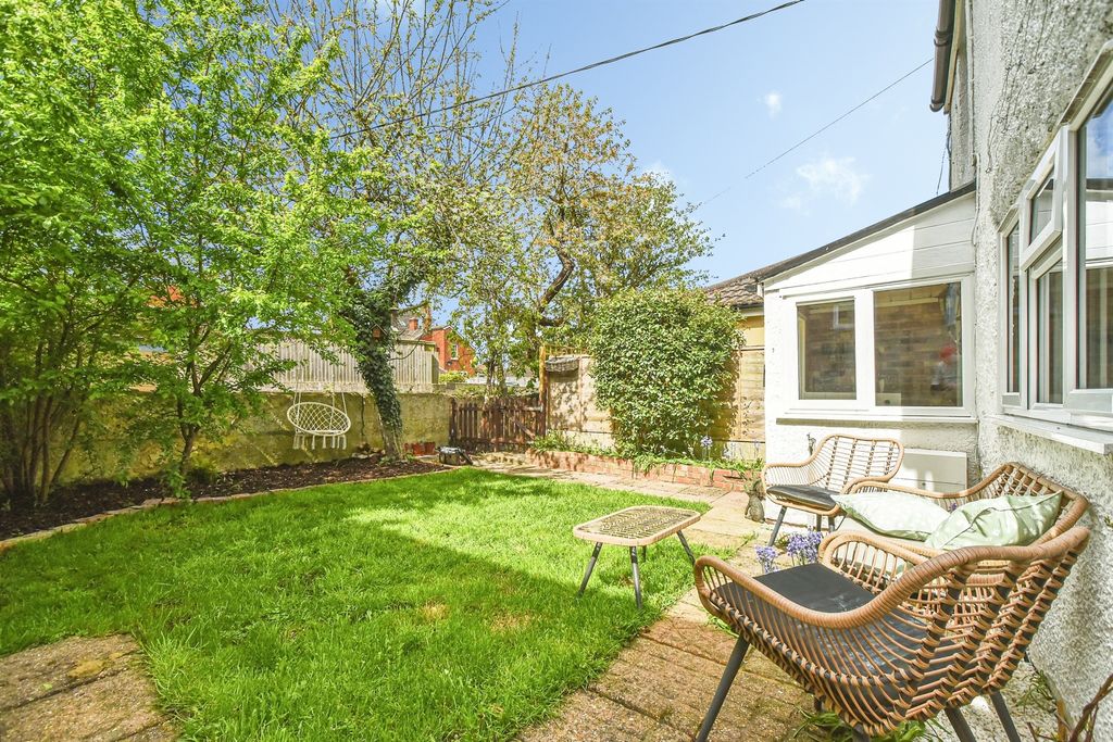 Additional image 18 of 2 bed cottage for saleBulford Road, Durrington, Salisbury SP4