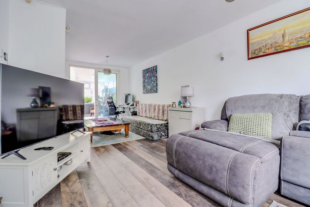 Additional image 6 of 3 bed semi-detached house for saleGlenfield Road, Leicester LE3