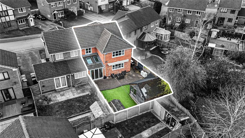 Additional image 30 of 4 bed semi-detached house for saleSuffolk Way, Tamworth, Staffordshire B78