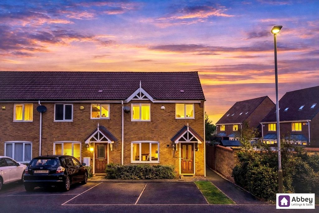 3 bed end terrace house for saleBestwood Close, Heathley Park, Leicester LE3