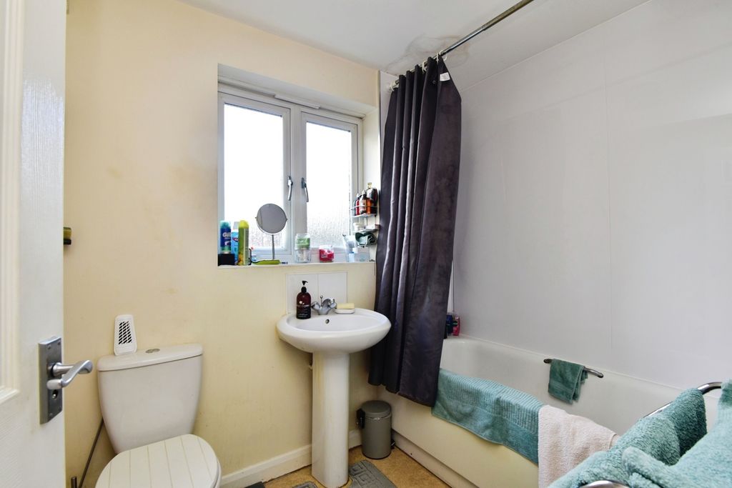 Additional image 4 of 2 bed flat for saleJames Street, Stoke-On-Trent, Staffordshire ST4