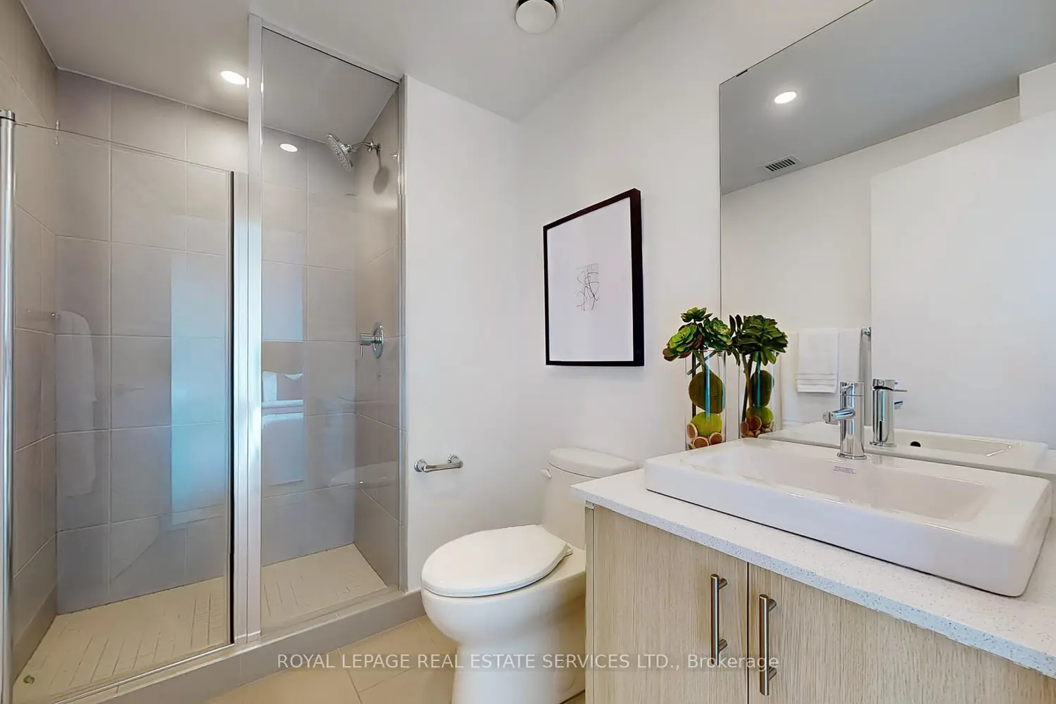 Additional image 9 of 1195 The Queensway 213